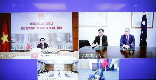 Parlamentspräsident Vuong Dinh Hue führt virtuelles Gespräch mit dem Präsidenten des australischen Unterhauses Tony Smith - ảnh 1