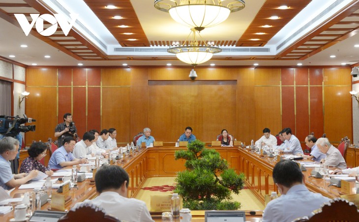 KPV-Generalsekretär Nguyen Phu Trong fordert intensivere Bekämpfung der Covid-19-Epidemie - ảnh 1