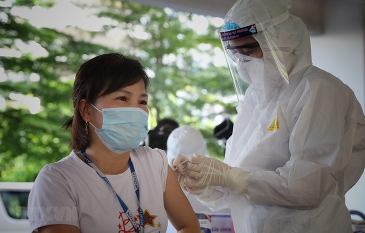 Vietnam verabreicht mehr als 1,4 Millionen Covid-19-Impfstoffdosen an einem Tag - ảnh 1
