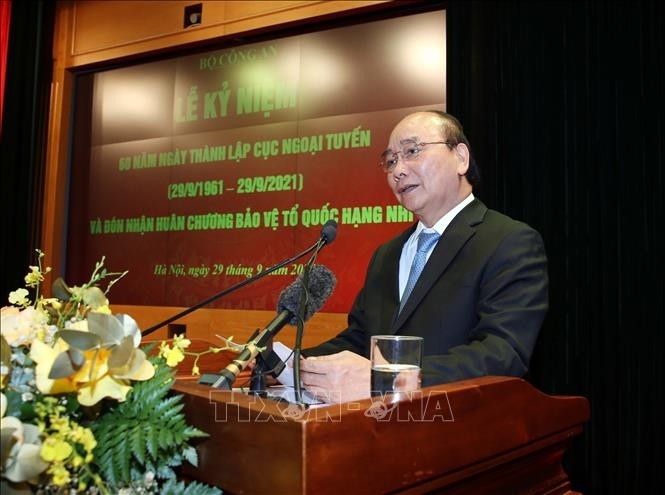 Staatspräsident Nguyen Xuan Phuc nimmt an der Feier zum 60. Gründungstag der Aufklärungskräfte teil - ảnh 1