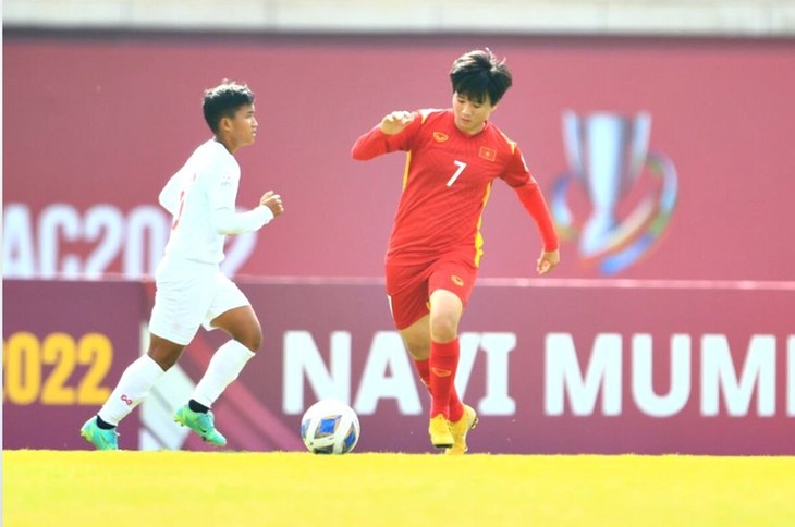 Vietnams Fußballnationalmannschaft der Frauen geht ins Viertelfinale des Asian Cups - ảnh 1