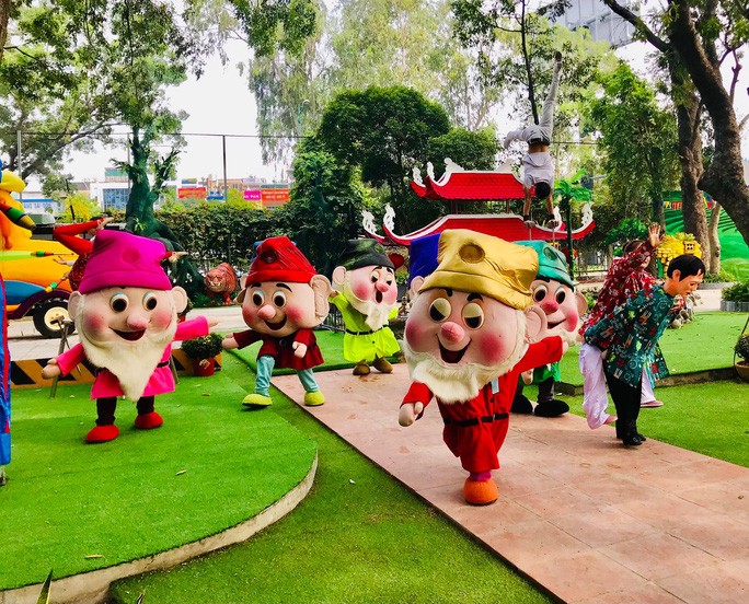 Ho-Chi-Minh-Stadt nimmt Spielbereich für Puppenspiel und Zirkus in Betrieb - ảnh 1