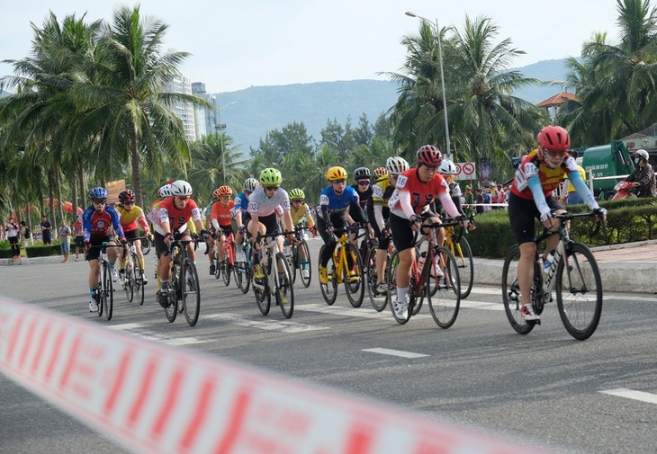 Da Nang: 700 Sportler nehmen an einem Radrennen zur Förderung des Tourismus teil - ảnh 1