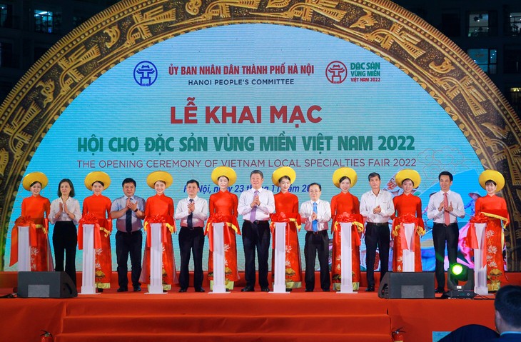 Messe der Spezialitäten verschiedener Regionen Vietnams 2022 - ảnh 1