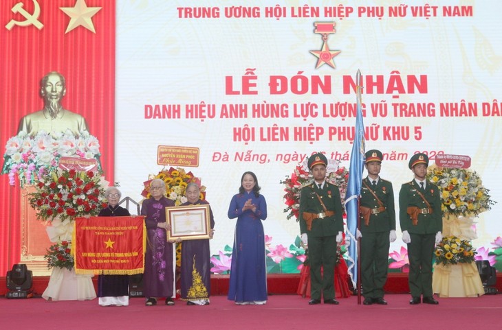 Der Frauenverband der Militärregion 5 erhält den Titel „Held der Volksstreitkräfte“ - ảnh 1