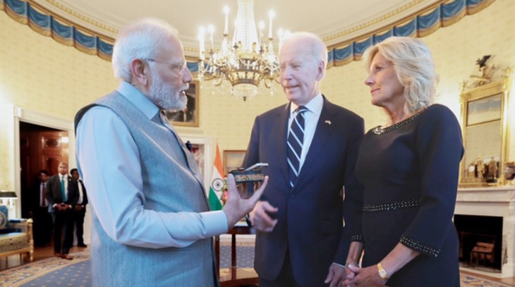 Indiens Premierminister und US-Präsident führen bilaterales Gespräch im Weißen Haus - ảnh 1