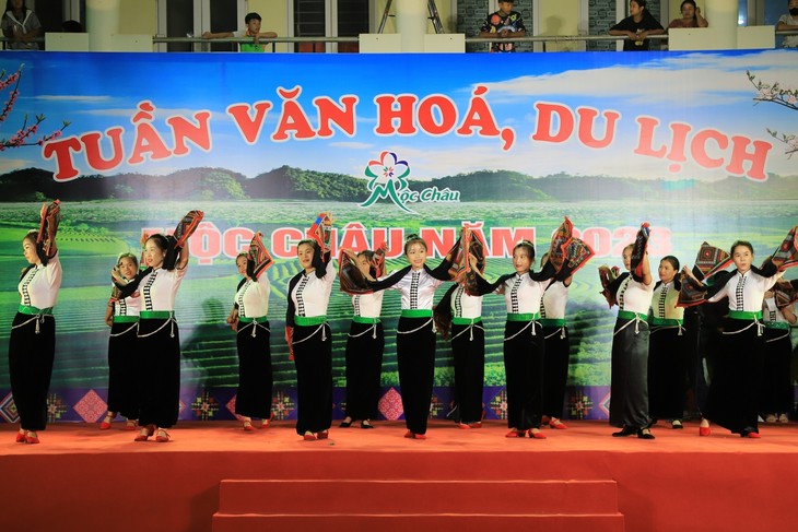 Attraktive Aktivitäten beim Fest in Moc Chau - ảnh 1