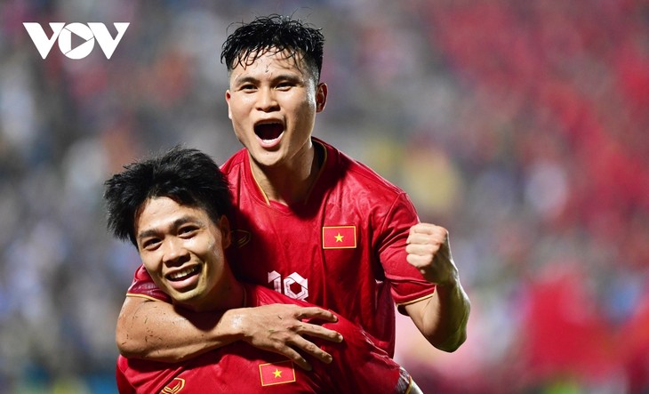 Die vietnamesische Fußballnationalmannschaft wird ein Freundschaftsspiel mit dem chinesischen Team bestreiten - ảnh 1