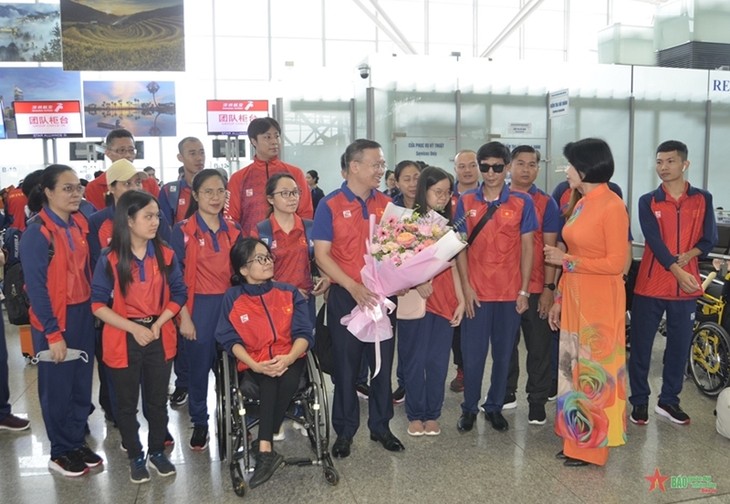 Die Delegation vietnamesischer Sportler mit Behinderungen reist nach China für Asian Para Games - ảnh 1