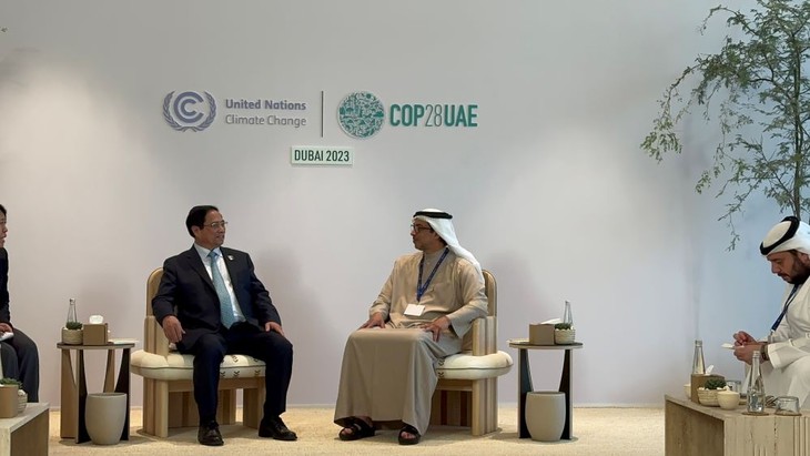 Premierminister Pham Minh Chinh führt bilaterale Treffen am Rande der COP28 - ảnh 1