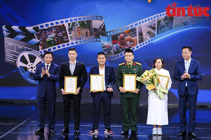 Preis des nationalen Filmfestivals für Verkehrssicherheit im Jahr 2023 vergeben - ảnh 1