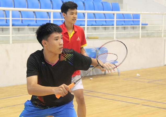 Der vietnamesische Badmintonspieler schlägt im europäischen Turnier den höherrangigen Gegner - ảnh 1