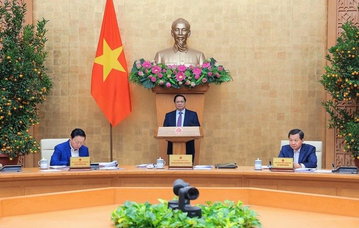 Premierminister Pham Minh Chinh leitet Regierungssitzung zum Gesetzaufbau im Februar 2024 - ảnh 1