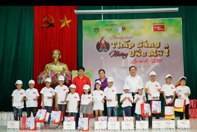 베트남 비엣젯항공, 불우 아동들의 꿈을 밝혀 - ảnh 1