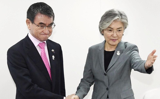 일본 – 한국 외무장관 회담, 긴장 완화 성과 없어 - ảnh 1