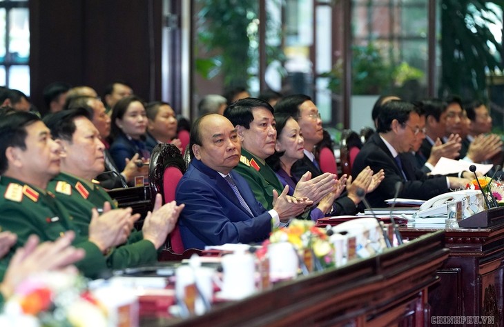 응우옌 쑤언 푹 총리, 2019년 전군 군정회의 참석 - ảnh 1