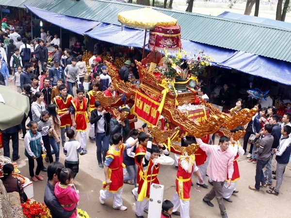 딴비엔 산신 축제, 처음으로 지역연계 가마맞이 의식으로 진행 - ảnh 1