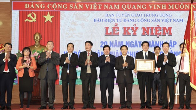 베트남 공산당 인터넷 신문 20주년 기념식 - ảnh 1