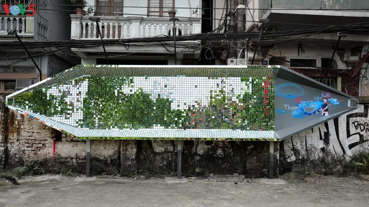 홍강 강변 예술거리로 환경보호 메시지 전달 - ảnh 1