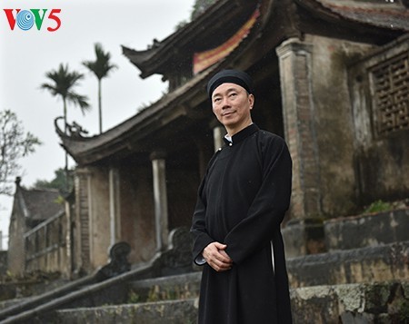 후에성 남성 공무원 근무복으로 아오자이… 민족 전통의상 보존  - ảnh 9