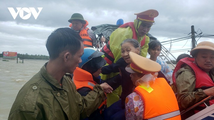 중부지방 국지성 폭우로 23명 사망, 18명 실종 - ảnh 1