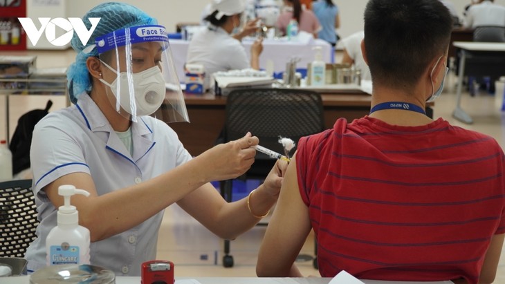 호찌민시의 역사적 백신 접종 캠페인에 온 힘을 쏟아 - ảnh 1