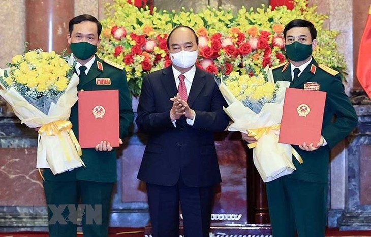 응우옌 쑤언 푹 국가주석, 군 장성 진급 결정 - ảnh 1