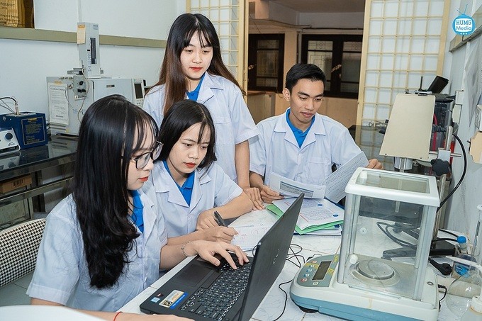 베트남 대학생, 방역용품 생산 위한 생물분해 소재 개발 - ảnh 1