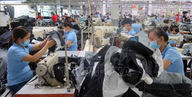 Vietnam has strong and improving economic fundamentals: Journal - ảnh 1