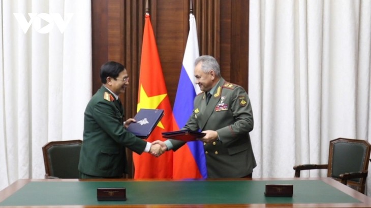베트남-러시아, 국방 협력 강화키로 - ảnh 1