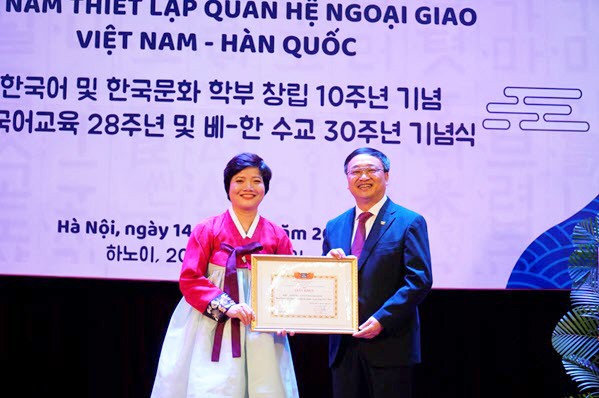 하노이국립외국어대학교, 한국어 및 한국문화 학부 창립 10주년 기념 - ảnh 2