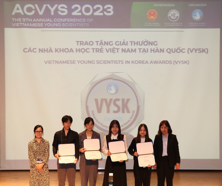2023년 재한 베트남 젊은과학자 연례 컨퍼런스 성료 - ảnh 1