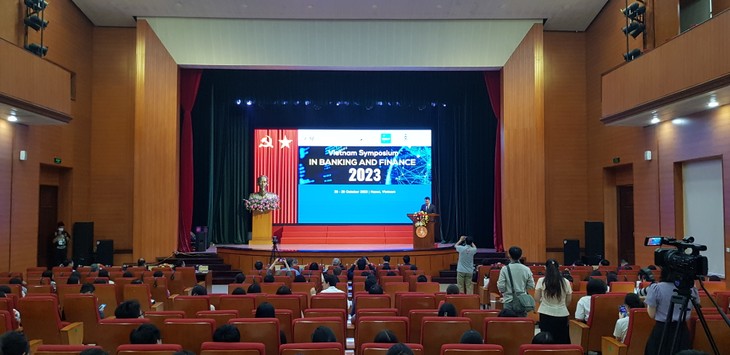 2023년 베트남 은행 및 금융 심포지엄 개최 - ảnh 1