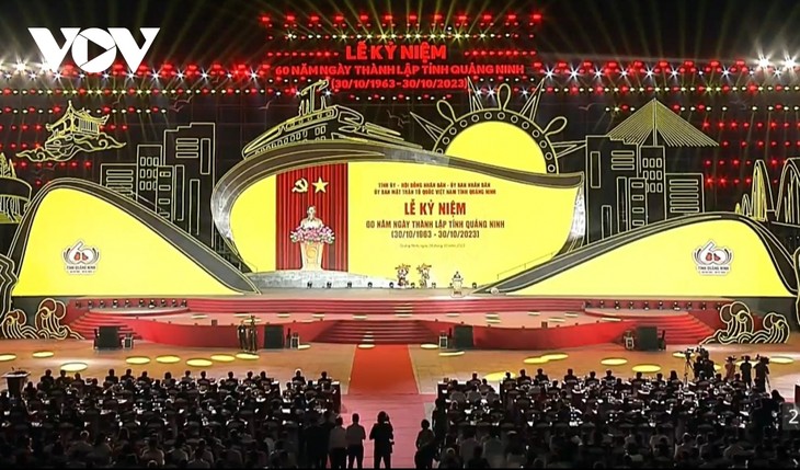 보 반 트엉 주석, 꽝닌성 설립 60주년 기념식 참석 - ảnh 2