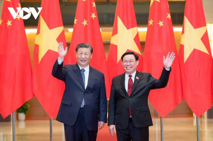 브엉 딘 후에 국회의장, 시진핑 중국 총서기 겸 국가주석과 회견 가져 - ảnh 1