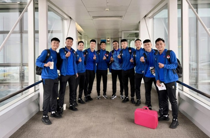 베트남 남자 축구 국가대표팀, 2023 AFC 카타르 아시안컵 출전을 위해 출국 - ảnh 1