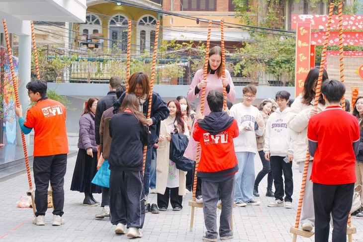 베트남 설을 통해 외국인 대학생에게 베트남 문화 홍보 - ảnh 1