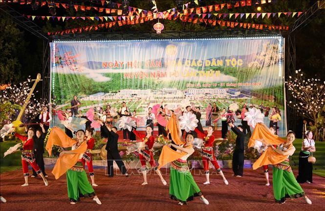베트남 여러 지방에서 소수민족 문화 축제 개최 - ảnh 1