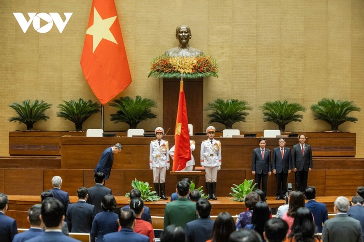 김정은 北 국무위원장과 각국 지도자, 베트남 신임 국가주석‧국회의장에게 축전 보내 - ảnh 1