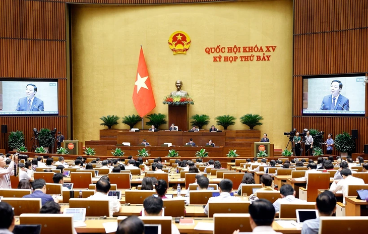베트남 국회, 여러 중요한 안건 지속 논의 - ảnh 1
