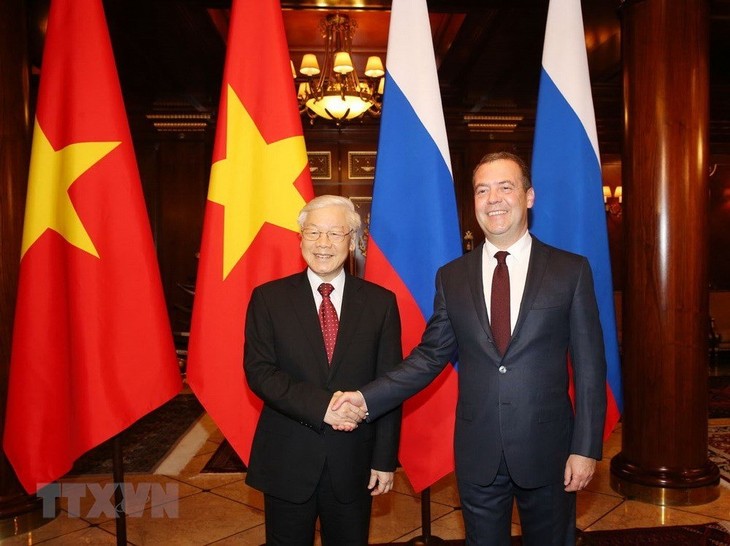 អគ្គលេខាបក្សកុម្មុយនិស្តវៀតណាមលោក Nguyen Phu Trong អញ្ជើញជួបសវនាការ ជាមួយនាយករដ្ឋមន្រ្តីសហព័ន្ធរុស្ស៊ីលោក Dmitry Medvedev - ảnh 1