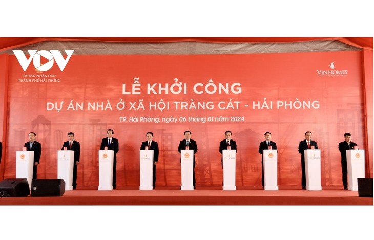 ប្រធានរដ្ឋសភា លោក Vuong Dinh Hue ជួបសំណេះសំណាលជាមួយអ្នកបោះឆ្នោតនៅទីក្រុង Hai Phong - ảnh 1