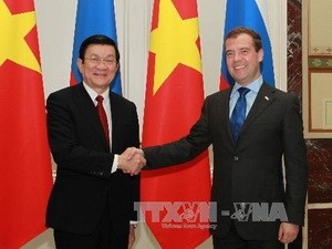 ប្រធានរដ្ឋវៀតណាម Truong Tan Sang ជួបសន្ទនាជាមួយនាយករដ្ឋមន្ត្រី Dmitry Medvedev - ảnh 1