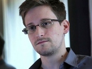 ប្រជាពលរដ្ឋអាមេរិក Eward Snowden ដាក់ពាក្យសូមភៀសខ្លួននយោបាយនៅរុស្ស៊ី - ảnh 1