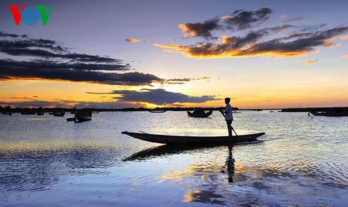 បរិយកាសសុខសាន្តត្រាណនៅ lagune Quang Loi - ảnh 4