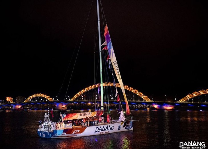 ក្រុមប្រណាំងទូកក្តោង Clipper Race ចាកចេញពីវៀតណាម - ảnh 1