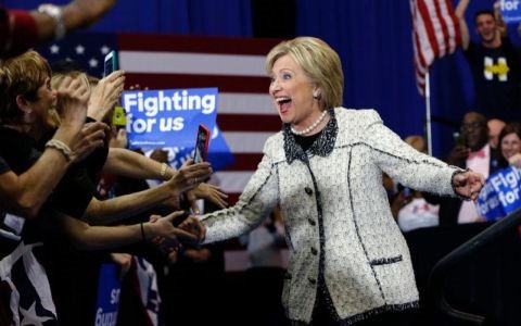 លោកស្រី Hillary Clinton ដណ្តើមបានជ័យជំនះក្នុងការបោះឆ្នោតដំបូងនៅរដ្ឋ South Carolina  - ảnh 1