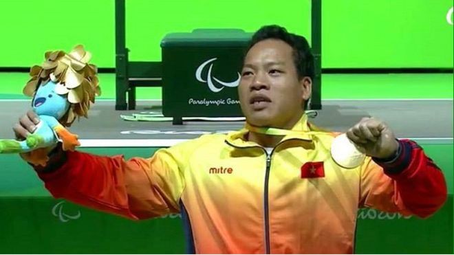 កីឡាករលើកដុំដែក Le Van Cong បំបែកឯកទគ្គកម្មពិភពលោកនៅ Paralympics 2016 - ảnh 1