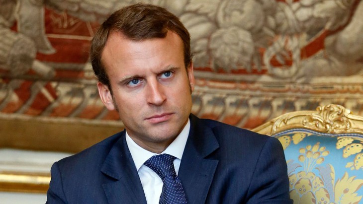 បេក្ខជនប្រធានាធិបតីបារាំង លោក Emmanuel Macron  ពិភាគ្សាជាមួយ នាយករដ្ឋមន្ត្រីអង់គ្លេស  - ảnh 1