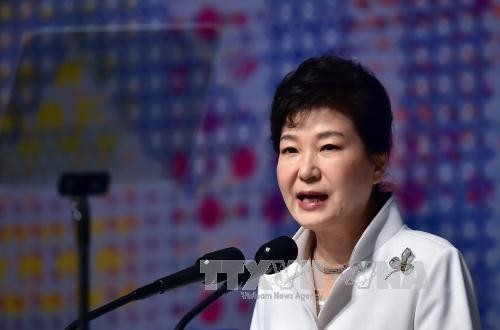ប្រធានាធិបតីកូរ៉េខាងត្បូង លោកស្រី Park Geun-hye ត្រូវបានកាត់ទោសពីបទអំពើពុករលួយ - ảnh 1